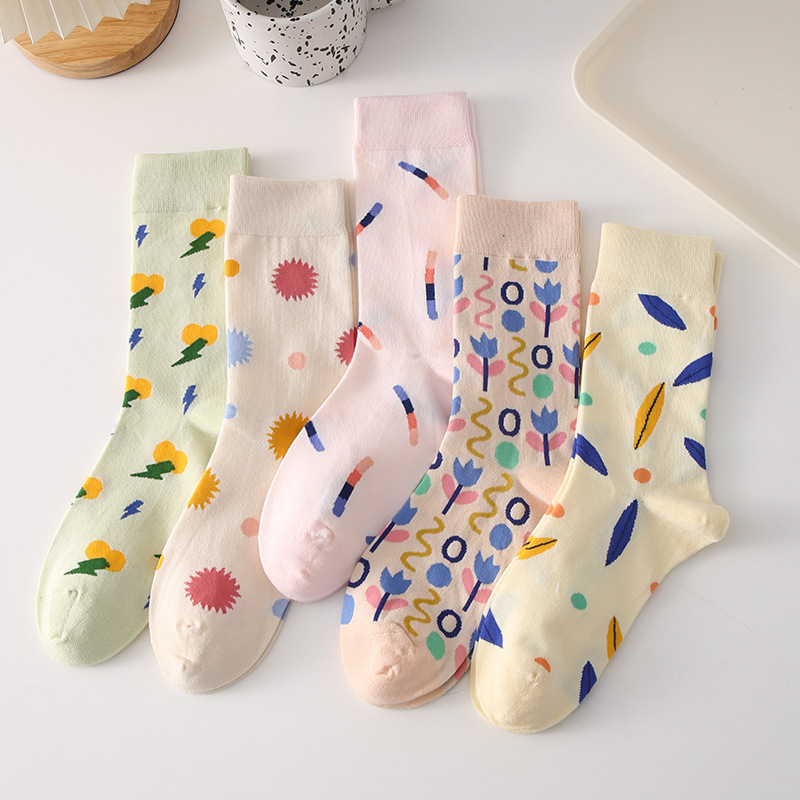 Wholesale embroidery spring and autumn mid-calf women's socks, colorful sweet and pretty ladies' pure cotton socks
